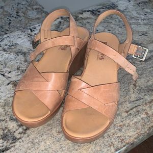Korks by Kirk ease wedges tan leather